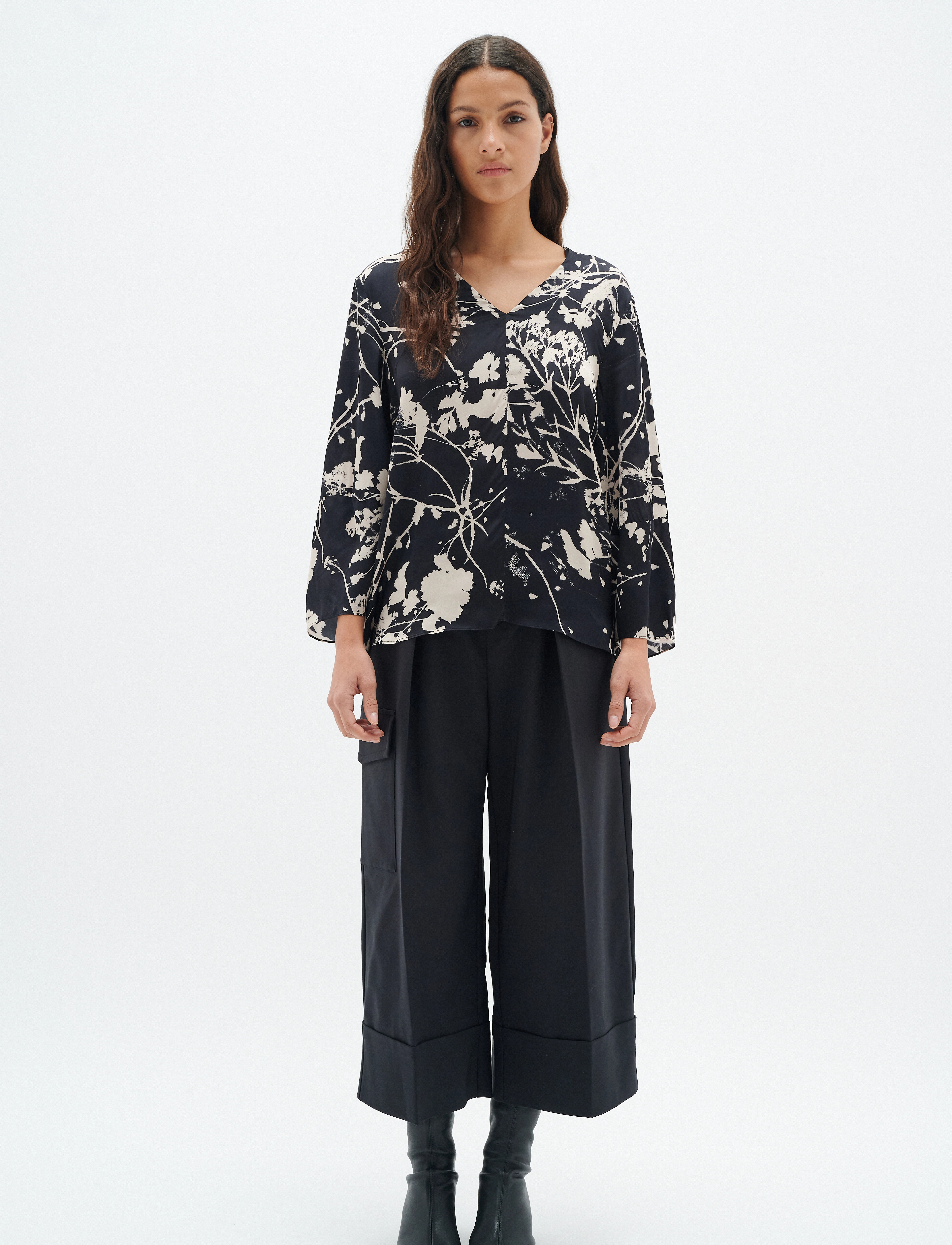 InWear - SelimaIW Blouse - black flower silhouette - 3