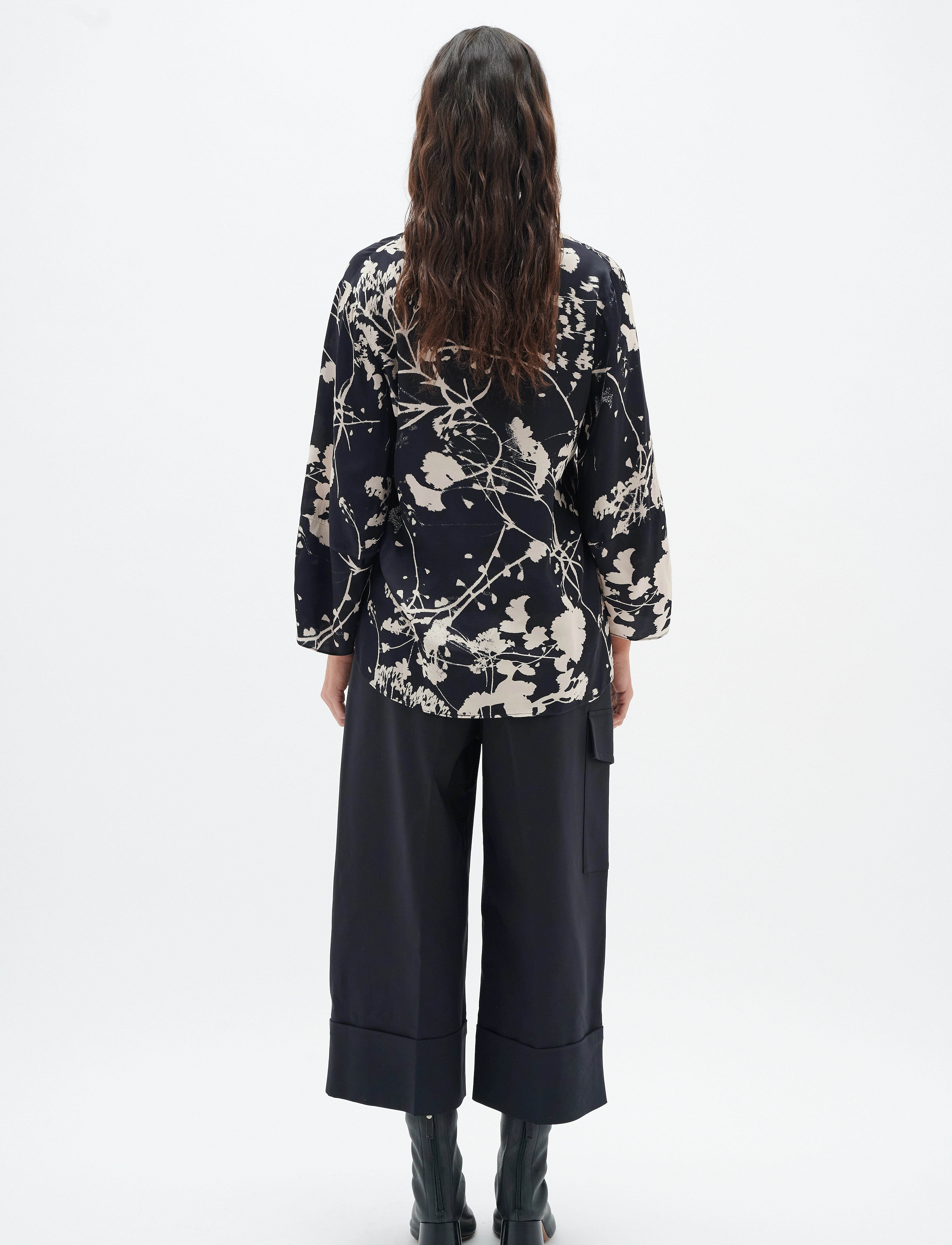 InWear - SelimaIW Blouse - black flower silhouette - 4