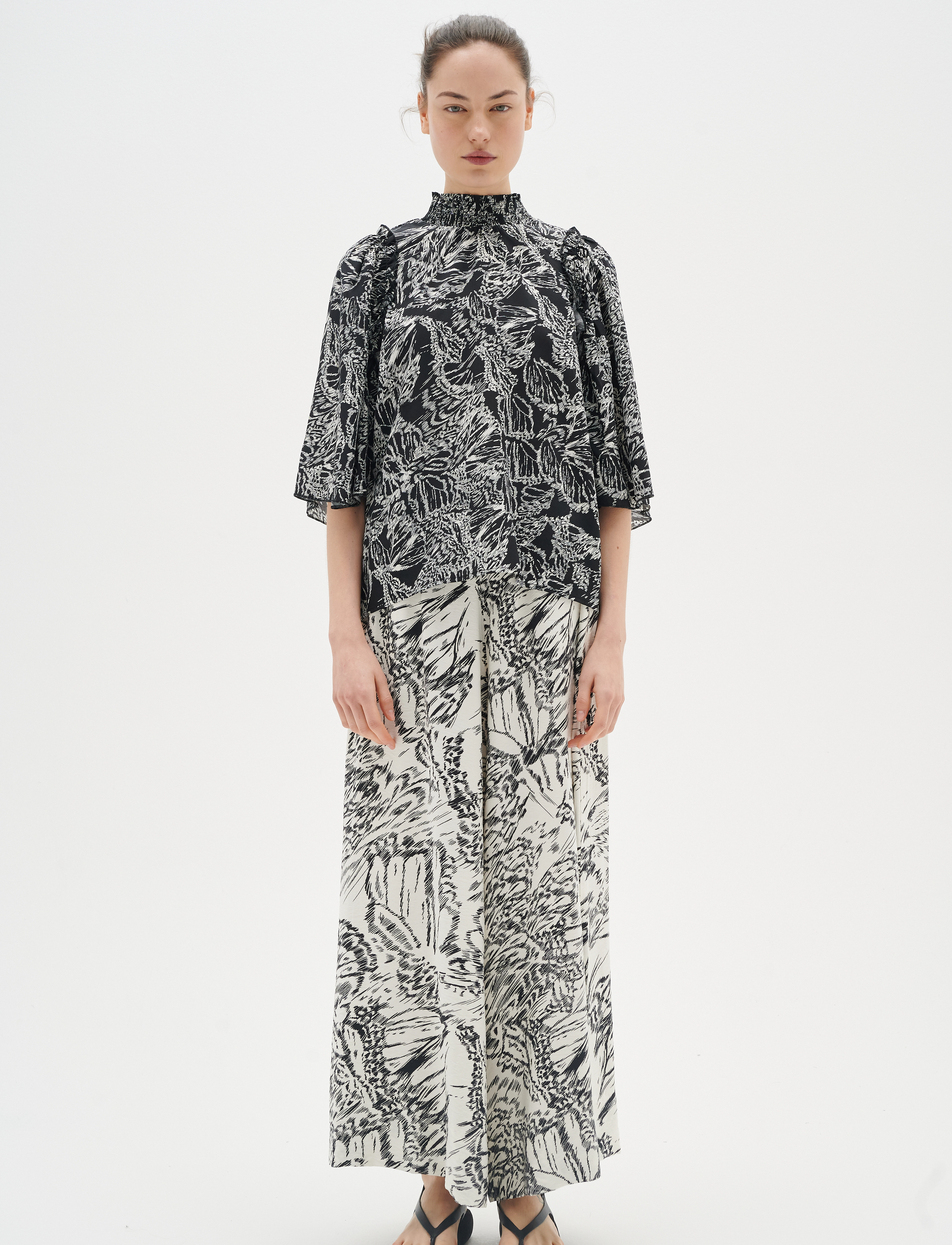 InWear - DamaraIW Smock Blouse - kurzämlige blusen - graphic abstract butterfly - 3