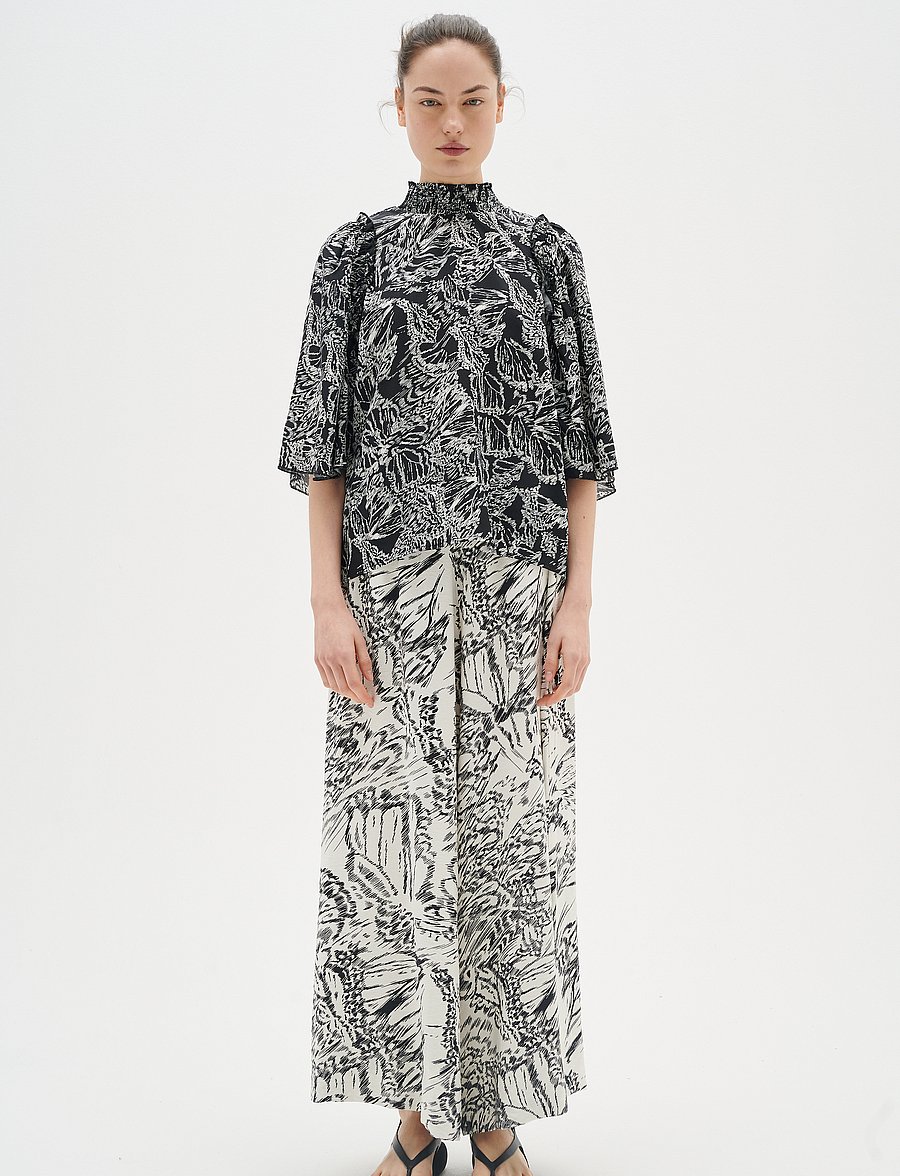 InWear - DamaraIW Smock Blouse - kortærmede bluser - graphic abstract butterfly - 3