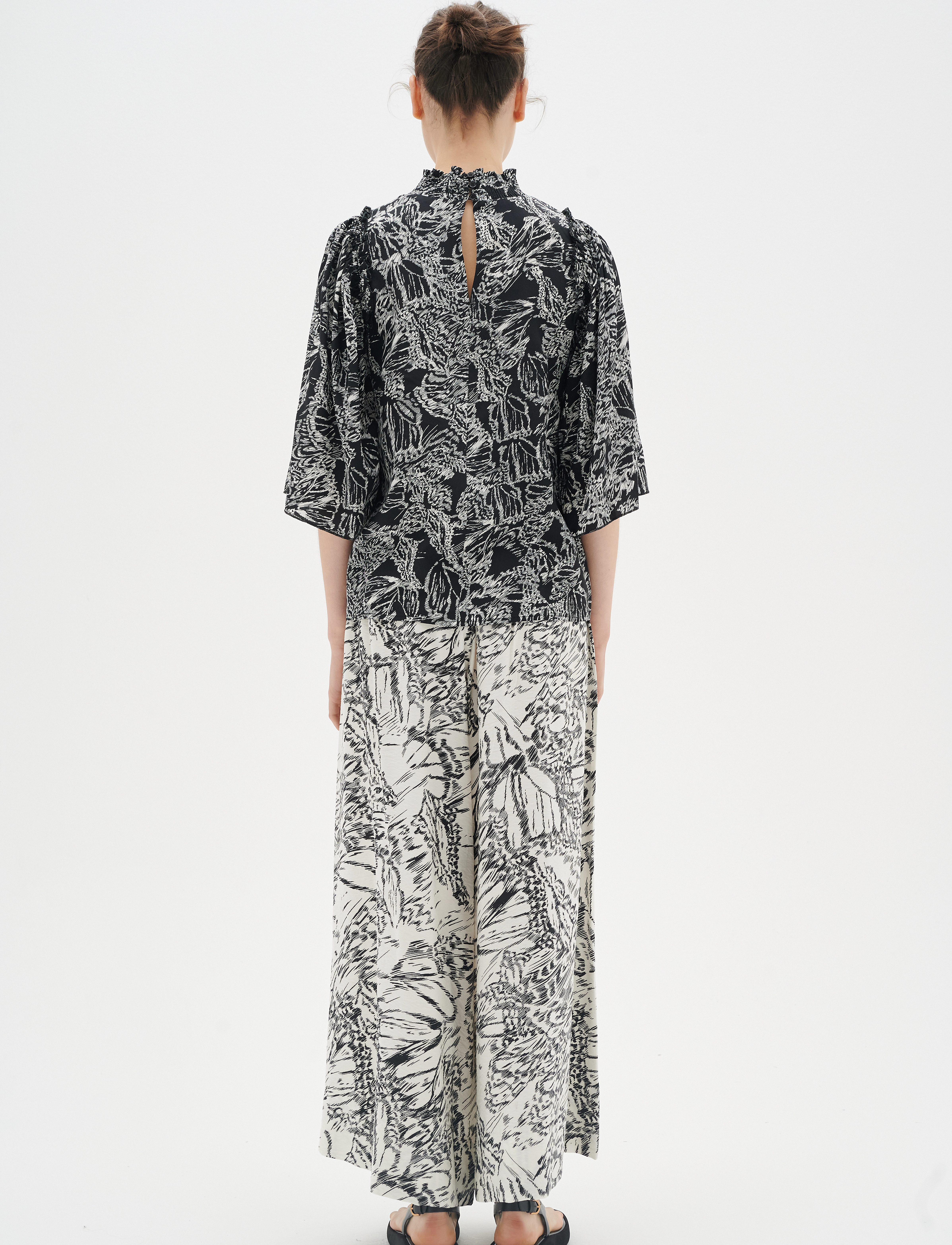 InWear - DamaraIW Smock Blouse - kurzämlige blusen - graphic abstract butterfly - 4