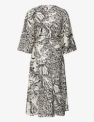 InWear - DritaIW Dress - midi kjoler - graphic big abstract butterfly - 1