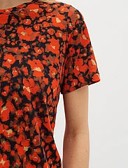 InWear - AlmaIW Print Tshirt - laveste priser - cherry tomato painted flower - 5