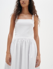 InWear - DagnaIW Dress - midi kjoler - pure white - 2