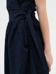 InWear - EdenaIW Wrap Dress - susiaučiamosios suknelės - marine blue - 6