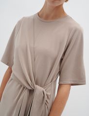 InWear - KainoaIW Dress - t-shirt dresses - mocha grey - 5