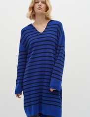 InWear - RopaIW Dress - sukienki dzianinowe - blue / black - 3