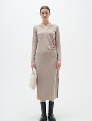 InWear - GraysenIW Wrap Dress - slå-om-kjoler - mocha grey - 3
