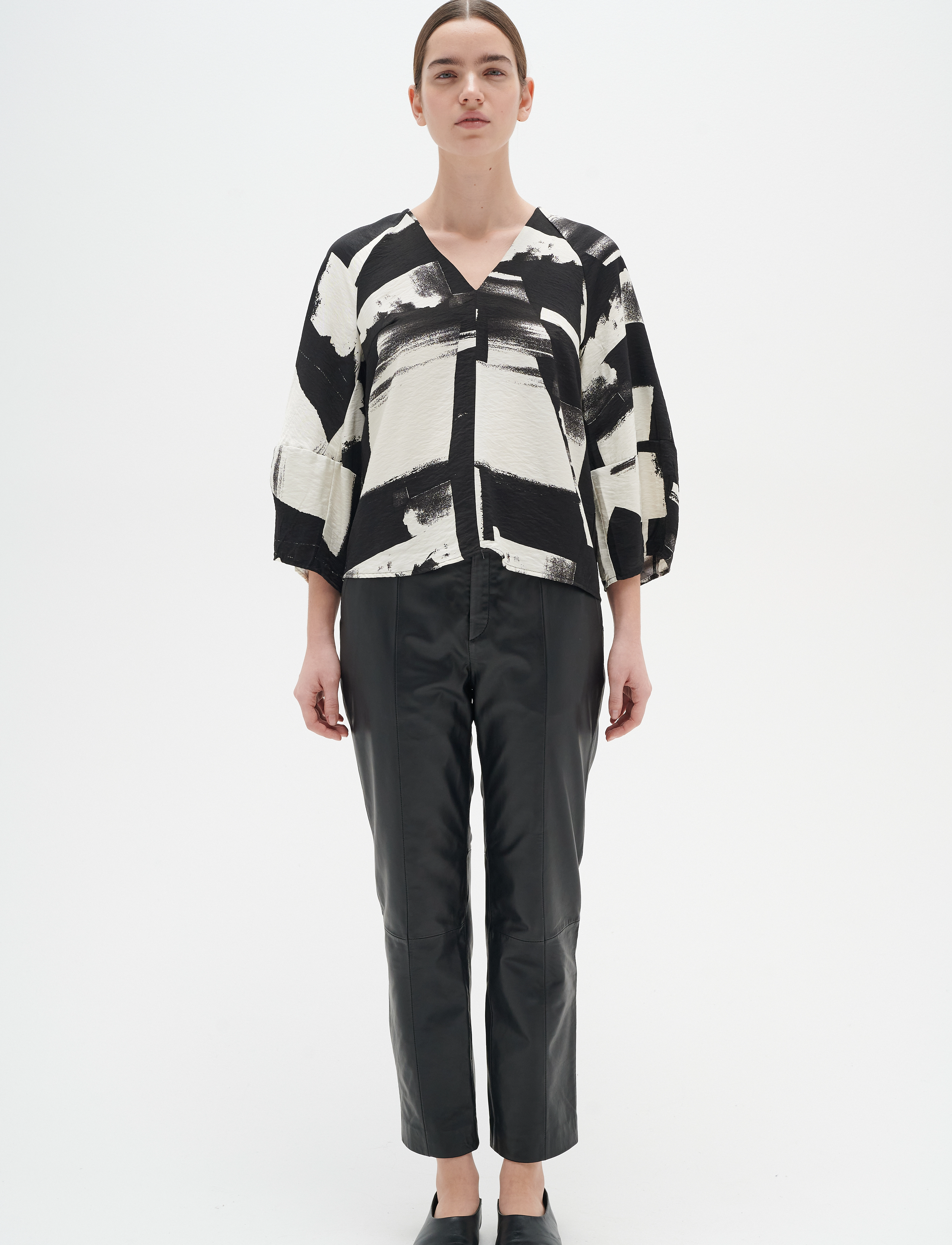 InWear - NaomiIW Blouse - kortærmede bluser - graphic abstract garden - 3
