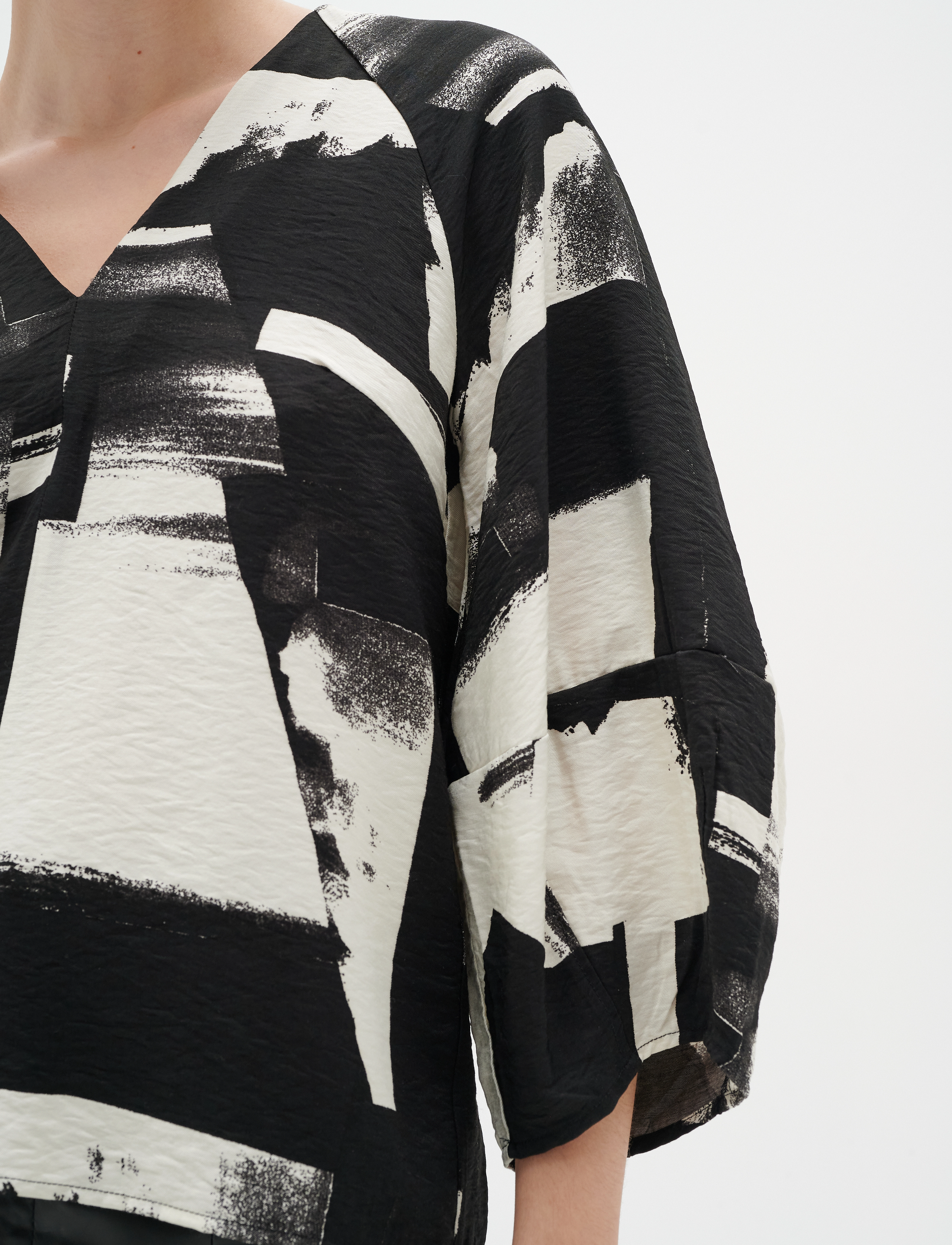 InWear - NaomiIW Blouse - kortærmede bluser - graphic abstract garden - 4