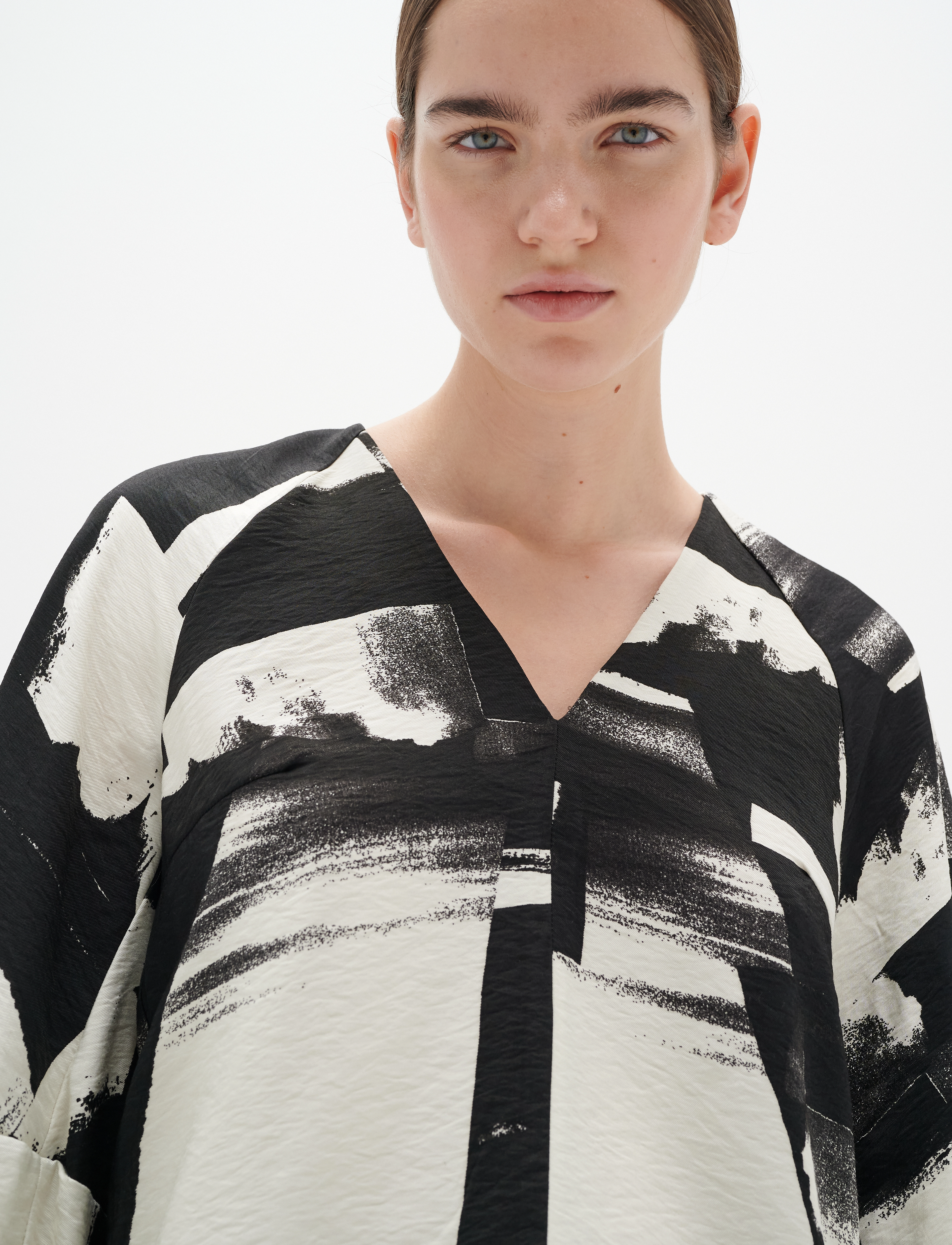 InWear - NaomiIW Blouse - kortærmede bluser - graphic abstract garden - 5