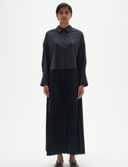 InWear - NhiIW Skirt - pleated skirts - black - 3