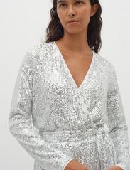 InWear - JarjarIW Wrap dress - ballīšu apģērbs par outlet cenām - silver - 1