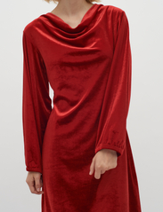 InWear - JaquesIW Dress - juhlamuotia outlet-hintaan - true red - 1