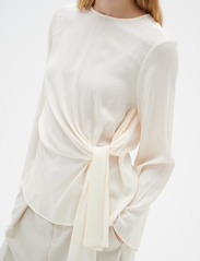 InWear - CadenzaIW Drape Blouse - long-sleeved blouses - whisper white - 5