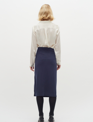 InWear - AronoIW Long Skirt - midi kjolar - marine blue - 5