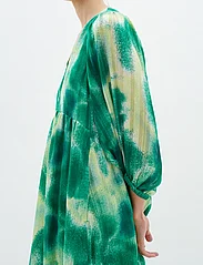 InWear - HimariIW Dress - midiklänningar - green art splash - 6