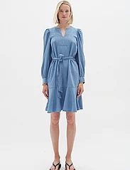 InWear - PhilipaIW Dress - farkkumekot - light blue denim - 2