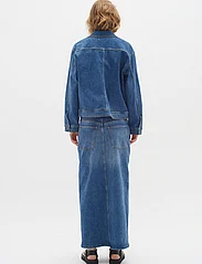 InWear - PheifferIW Long Skirt - jeanskjolar - medium blue - 4