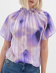 InWear - HimariIW Top - kortermede bluser - lavender art splash - 2