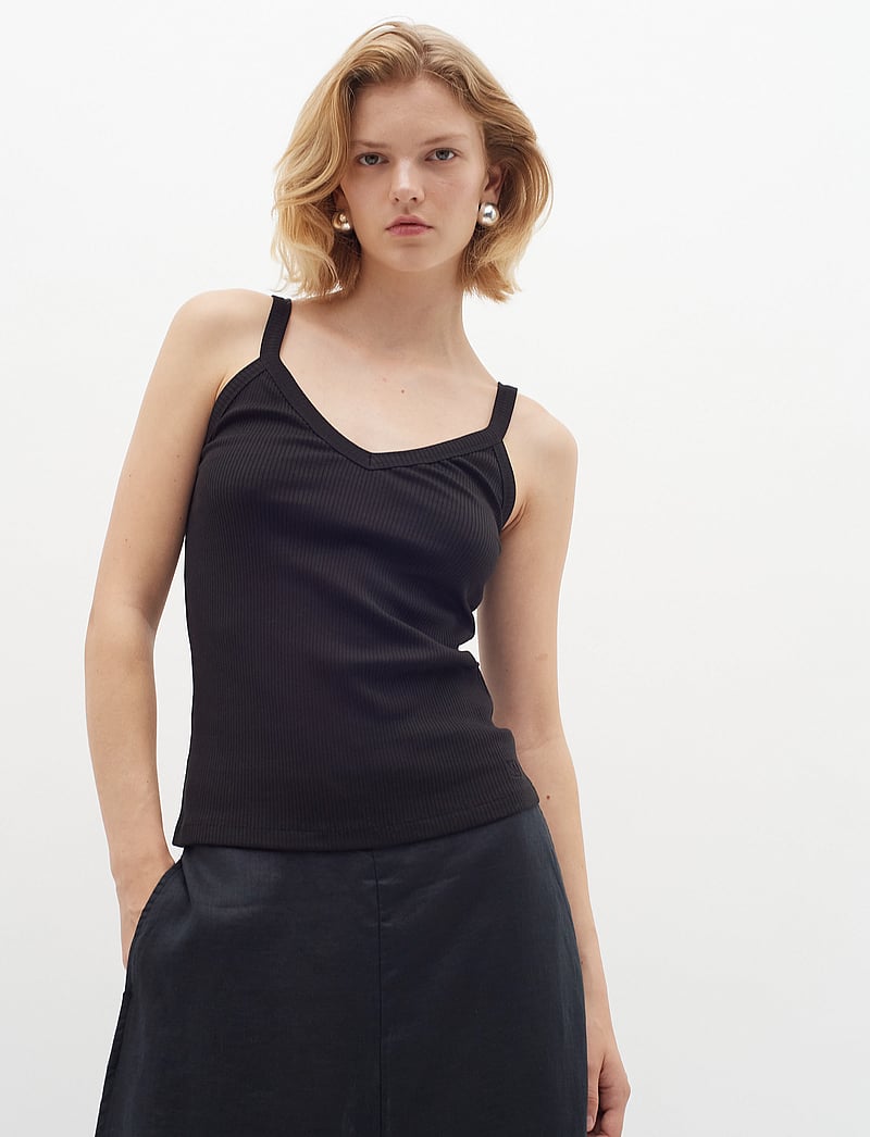 InWear - DagnaIW v-top - linnen - black - 0