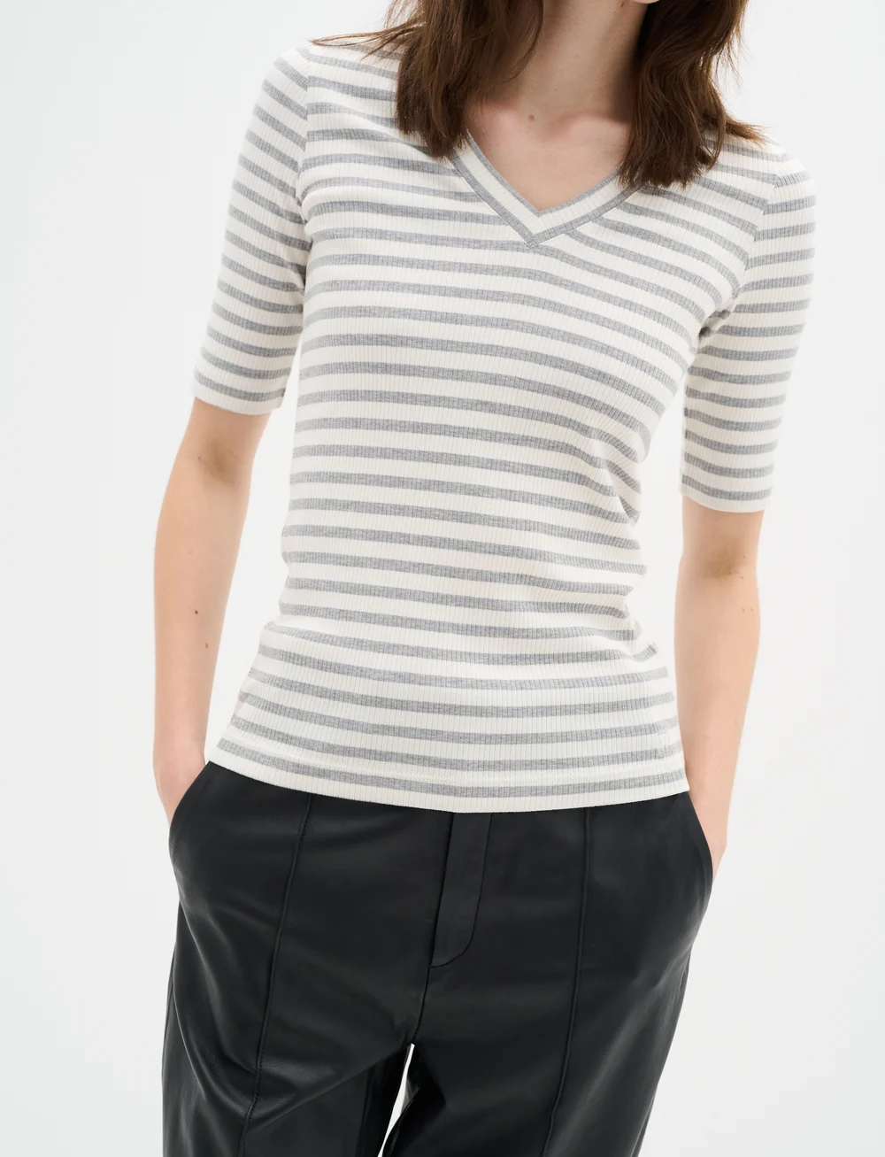 InWear - DagnaIW Striped V-neck MIX SS - t-shirts - medium grey/whisper white - 0