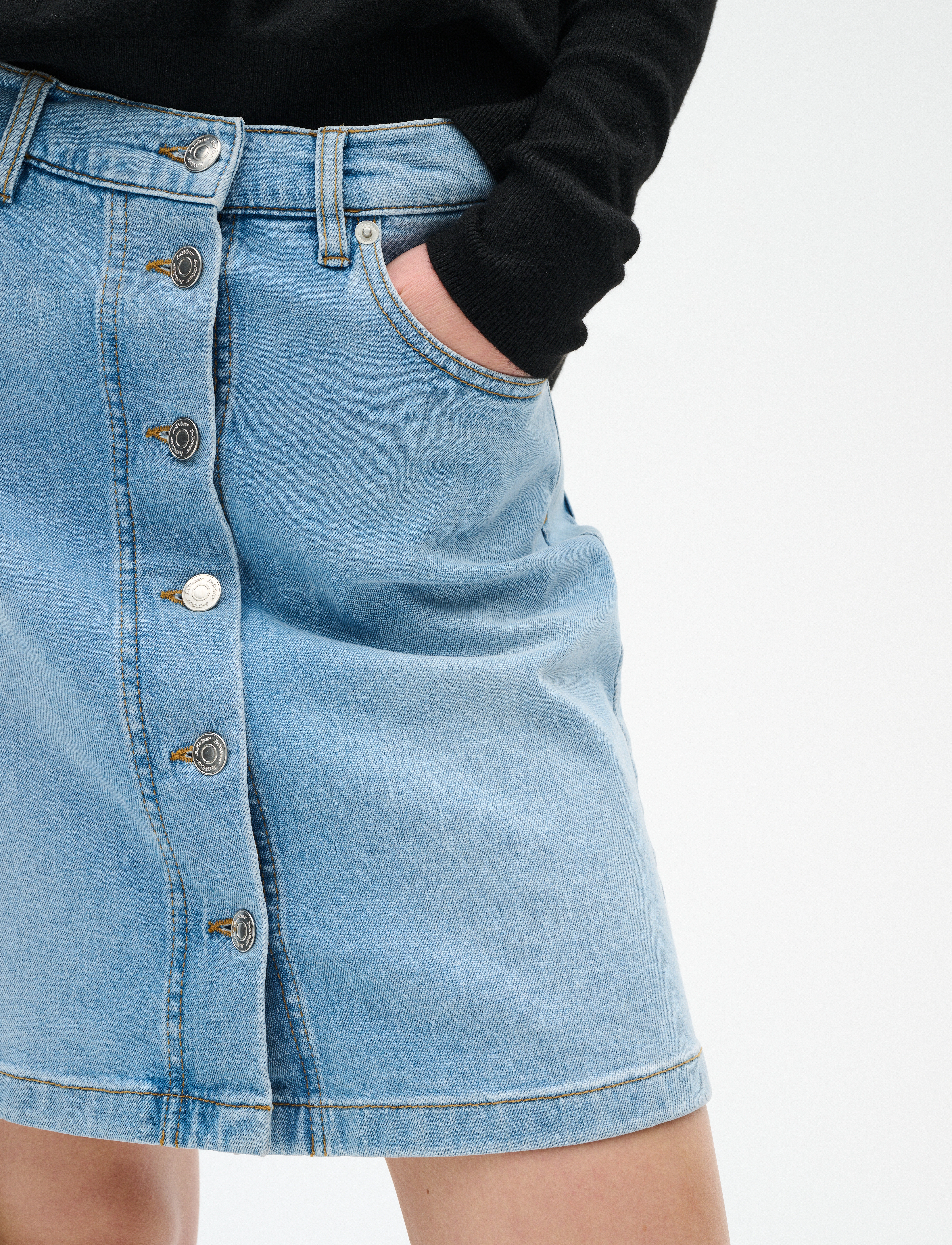 InWear - SindraIW Short Skirt - light washed denim - 5