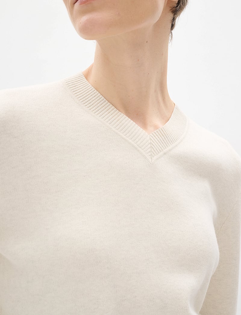 InWear - WallisIW V-neck Pullover - stickade tröjor - whisper white melange - 0
