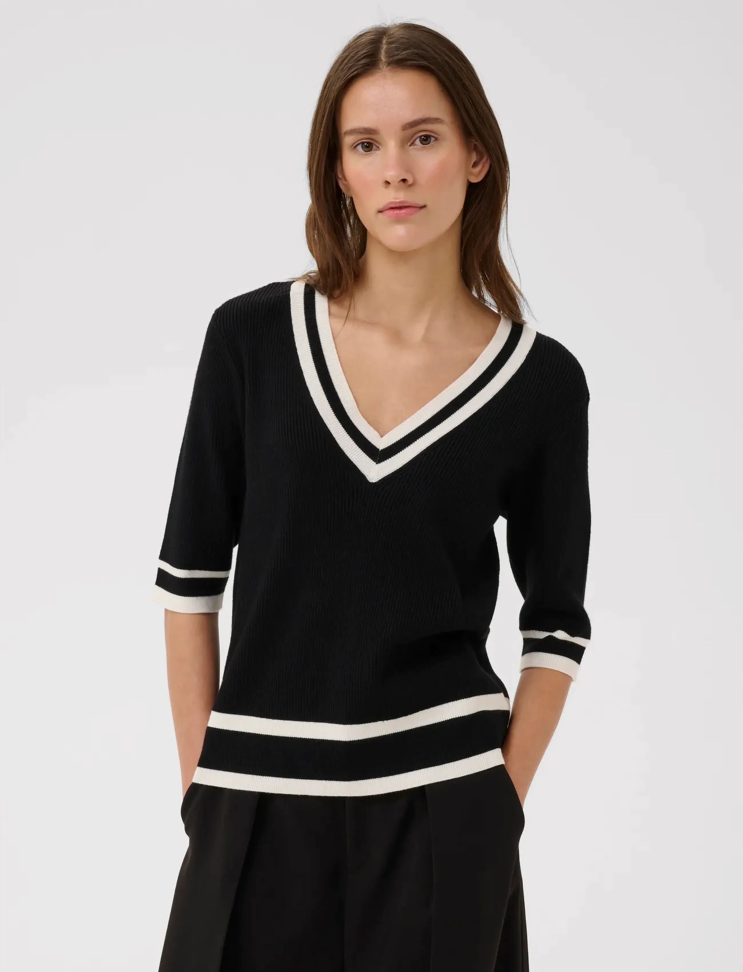 InWear - LeenahIW V-Neck Blouse - lyhythihaiset puserot - black/vanilla - 4
