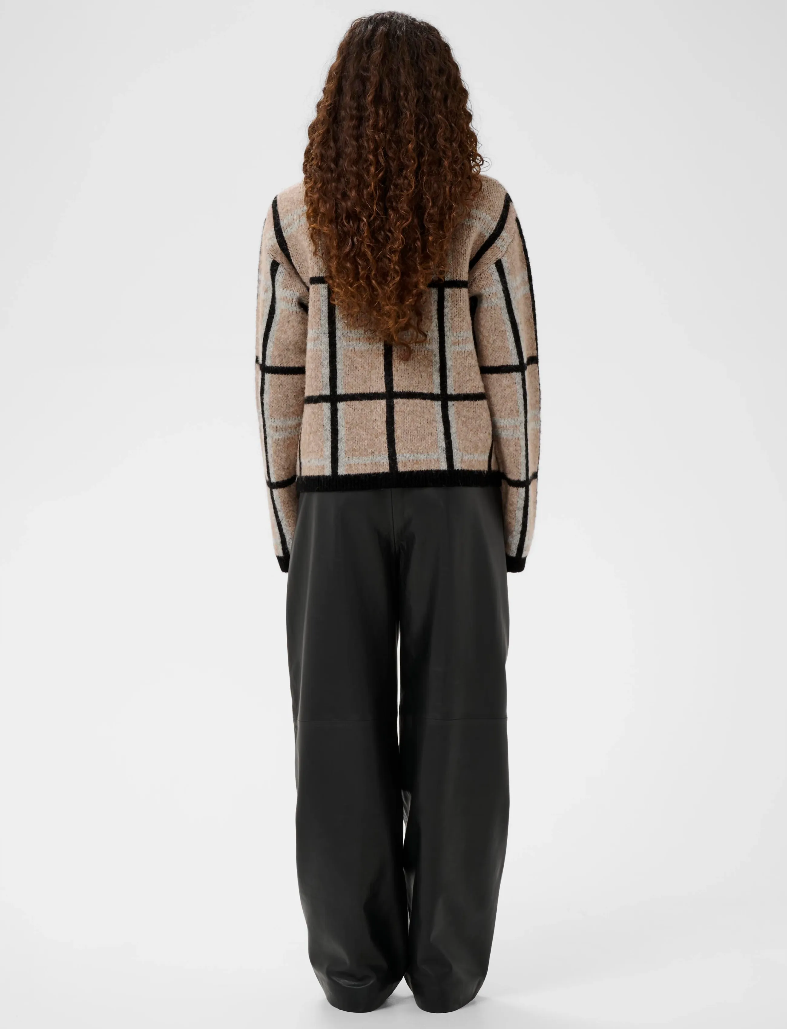 Tashaiw Cardigan 3