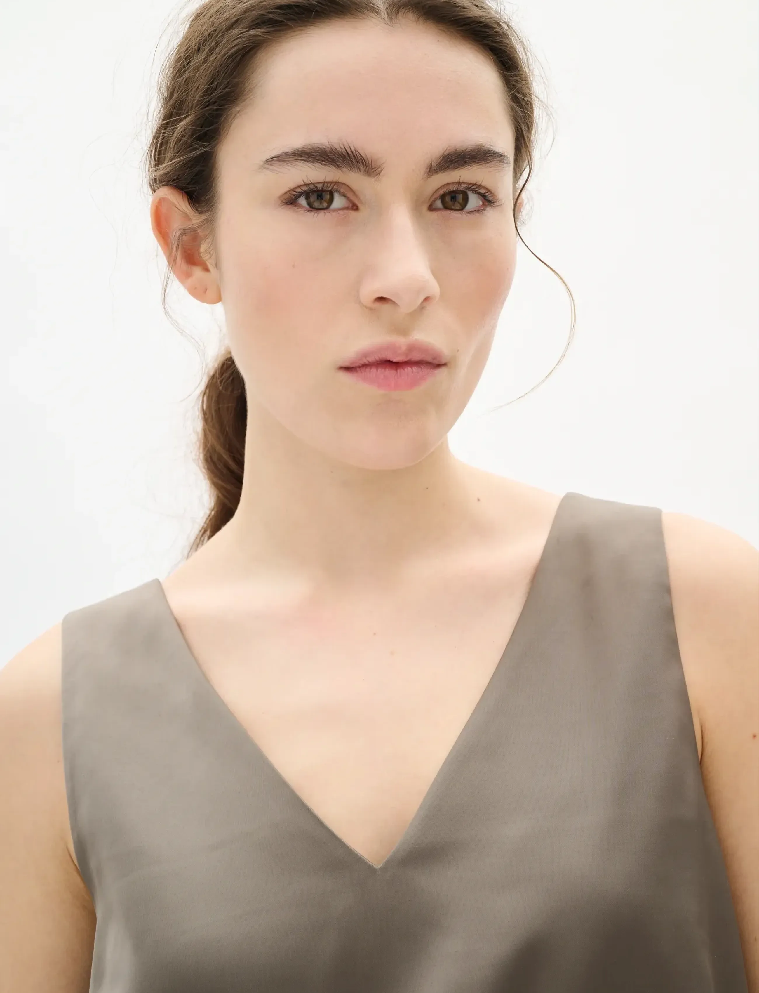 InWear - ZILKYIW V TOP - sleeveless tops - sandy grey - 5