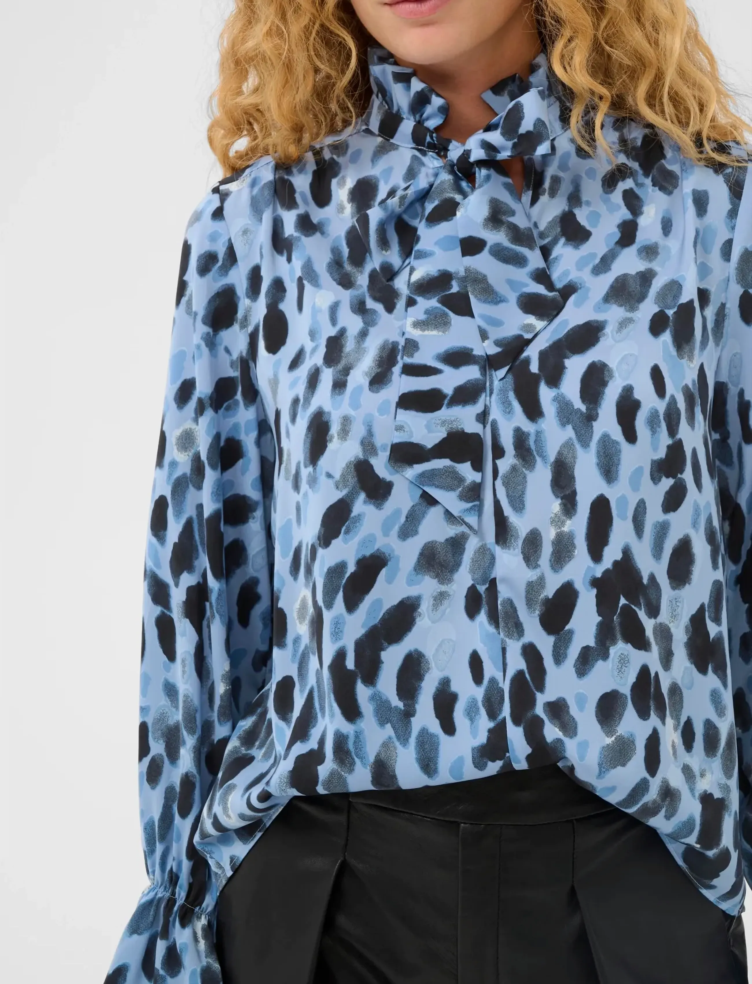 InWear - GRACIEIW PRINTED BLOUSE - long sleeved blouses - blue painted dot - 5