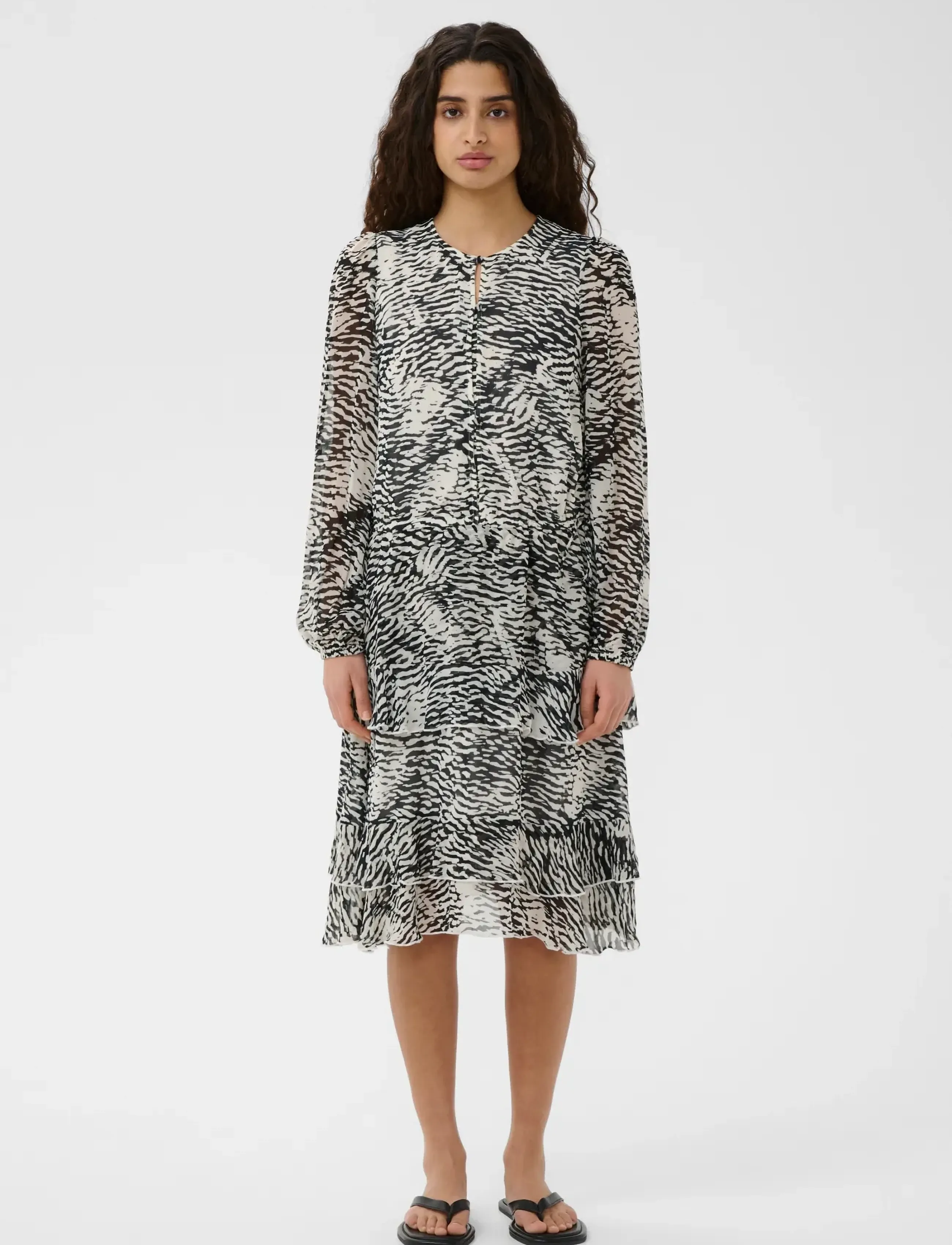 InWear LYONIW SHORT DRESS - Sukienki - BLACK WAVY STRUCTURE / coral