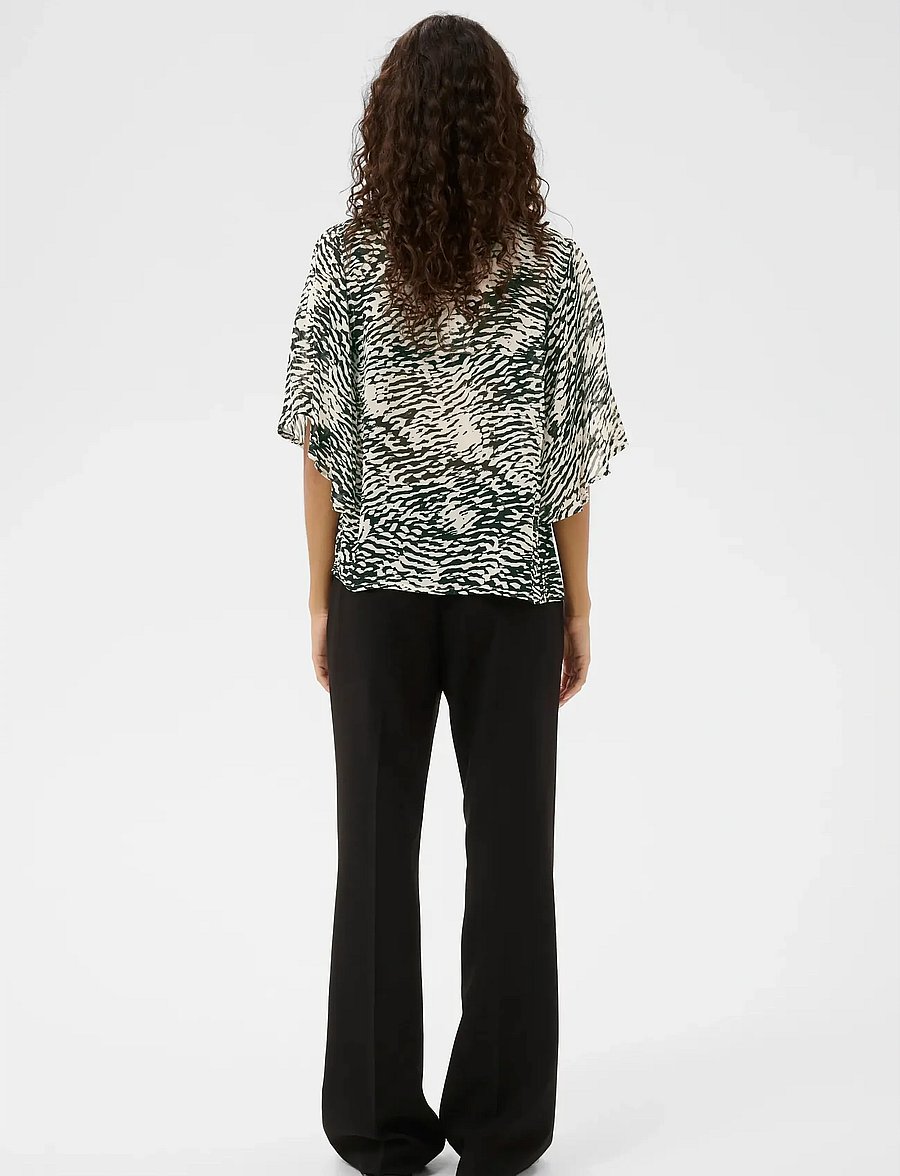 InWear - LYONIW TOP - kurzärmelige blusen - black wavy structure - 4
