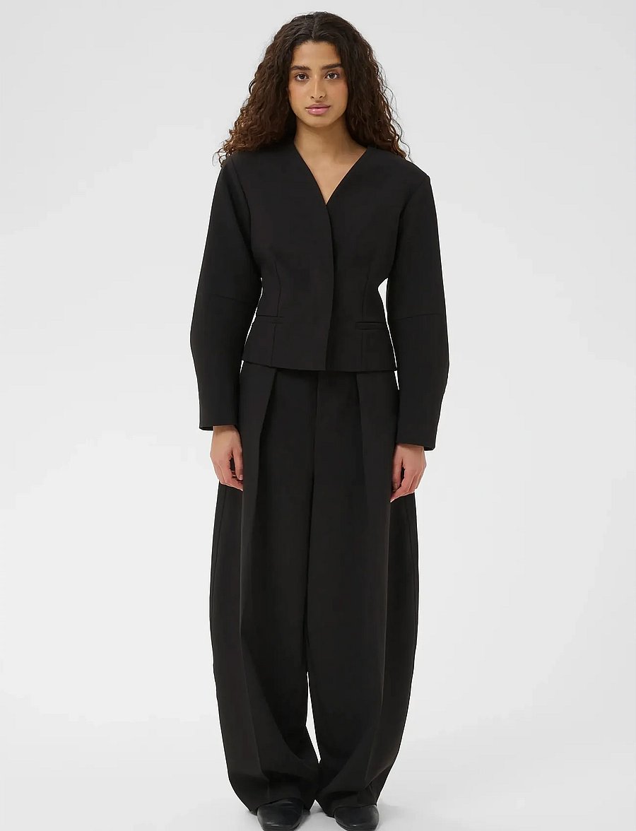 InWear - CHAYCEIW NEW BARREL PANT - hosen mit geradem bein - black - 3