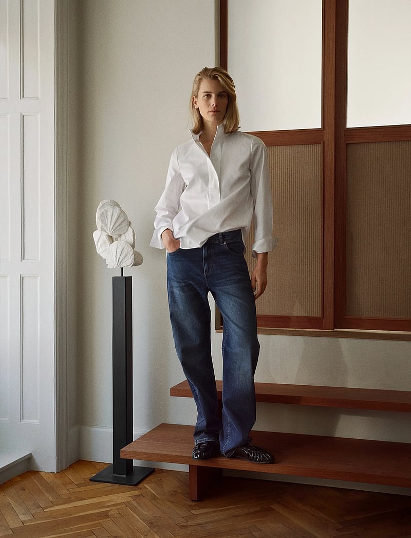 InWear - DARLINAIW CORE STRAIGHT JEANS - boyfriend jeans - washed medium blue denim - 0