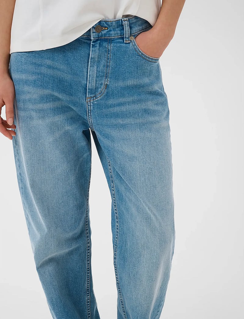 InWear - DARLINAIW CORE STRAIGHT JEANS - boyfriend jeans - washed light blue demim - 5