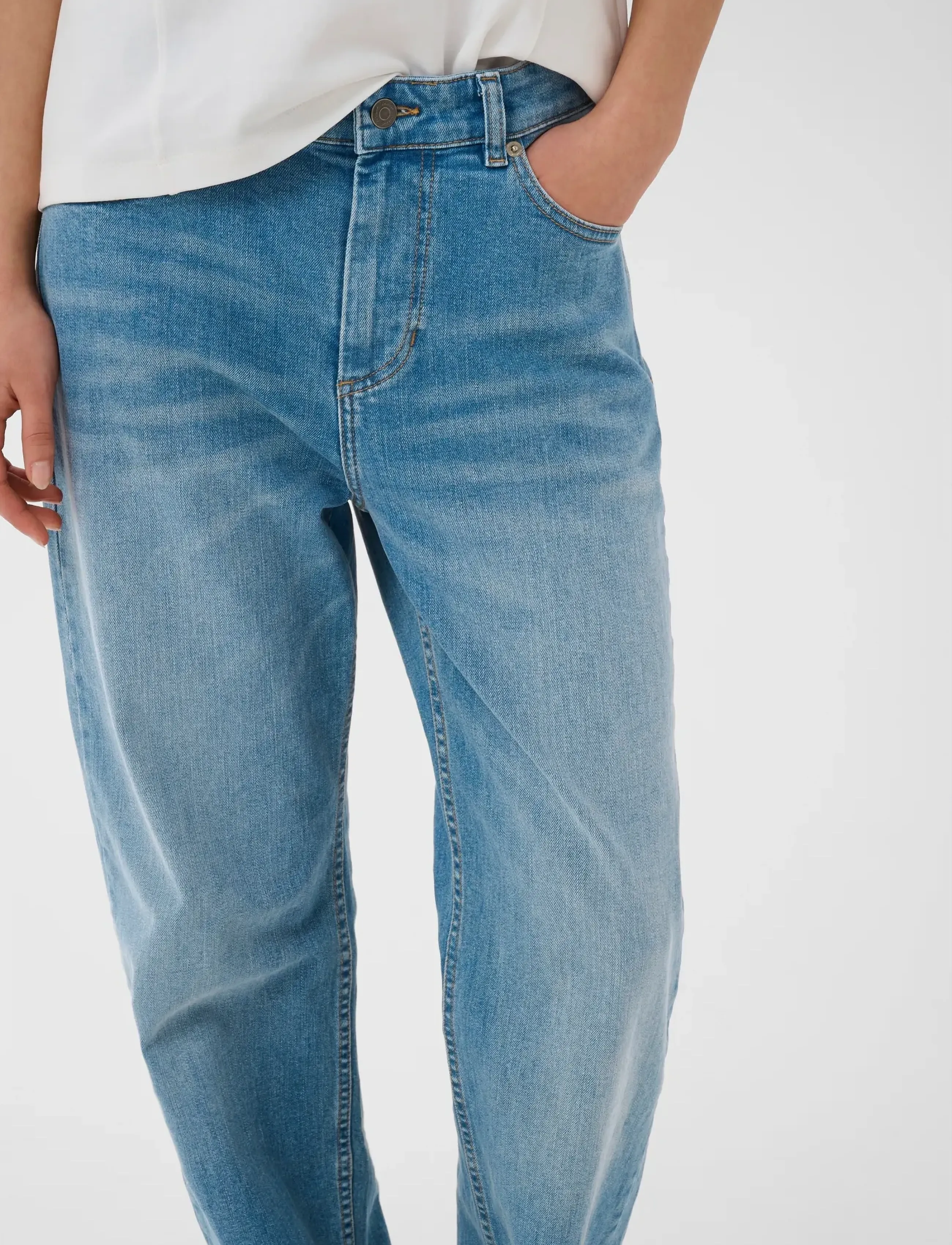 InWear - DARLINAIW CORE STRAIGHT JEANS - boyfriend jeans - washed light blue demim - 5