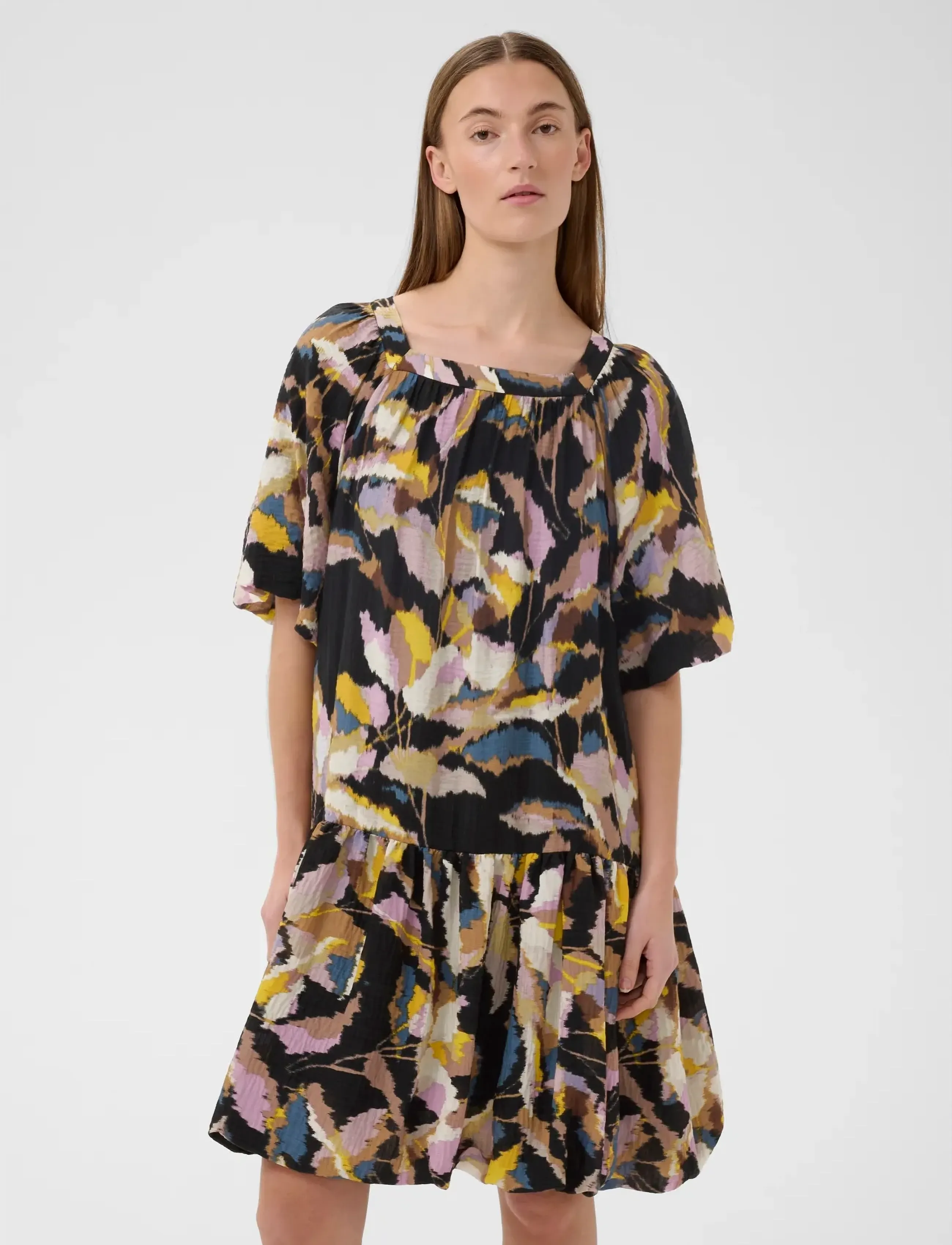 InWear LYLAIW FEST SHORT DRESS - Sommerkleider - BLACK SPRING LEAVES / multi