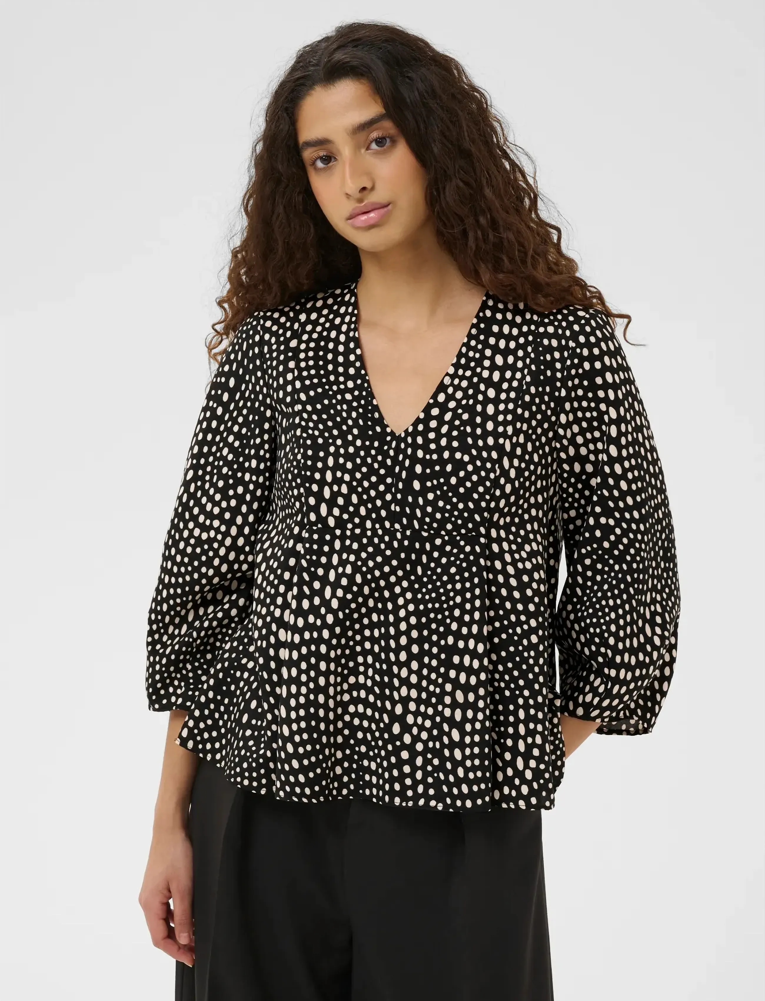 InWear LIBERTYIW V-NECK - Blusen & Hemden - BLACK FADED DOT / black