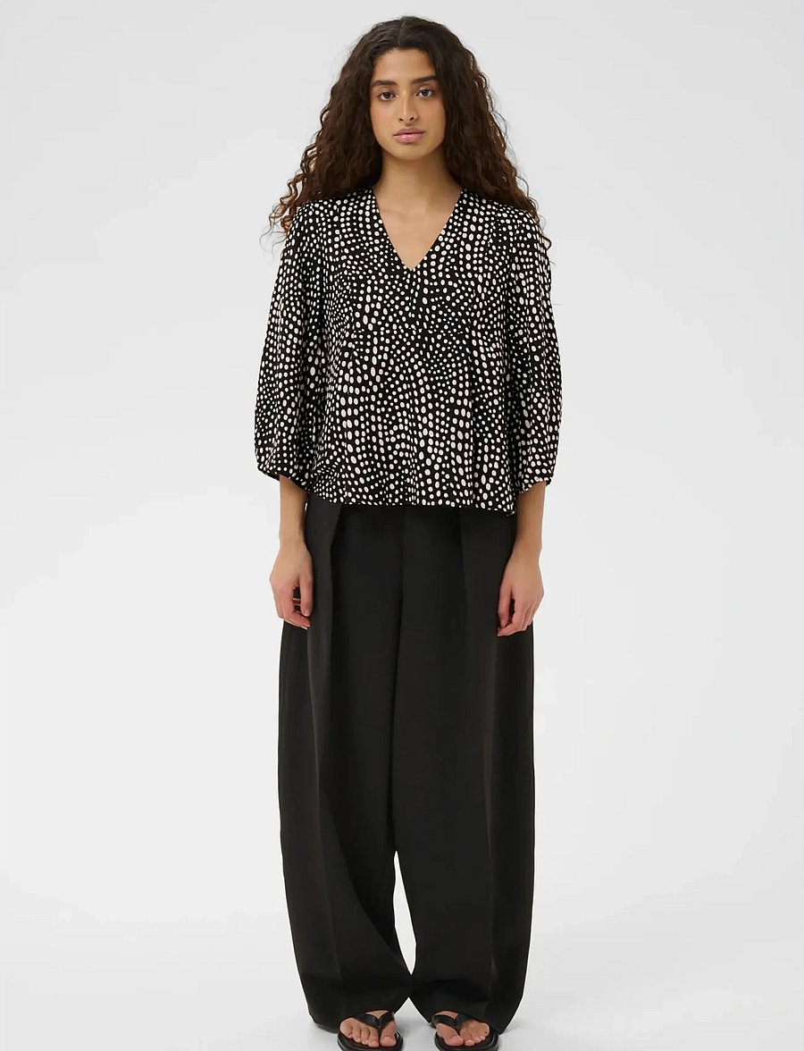 InWear - LIBERTYIW V-NECK - pikkade varrukatega pluusid - black faded dot - 3