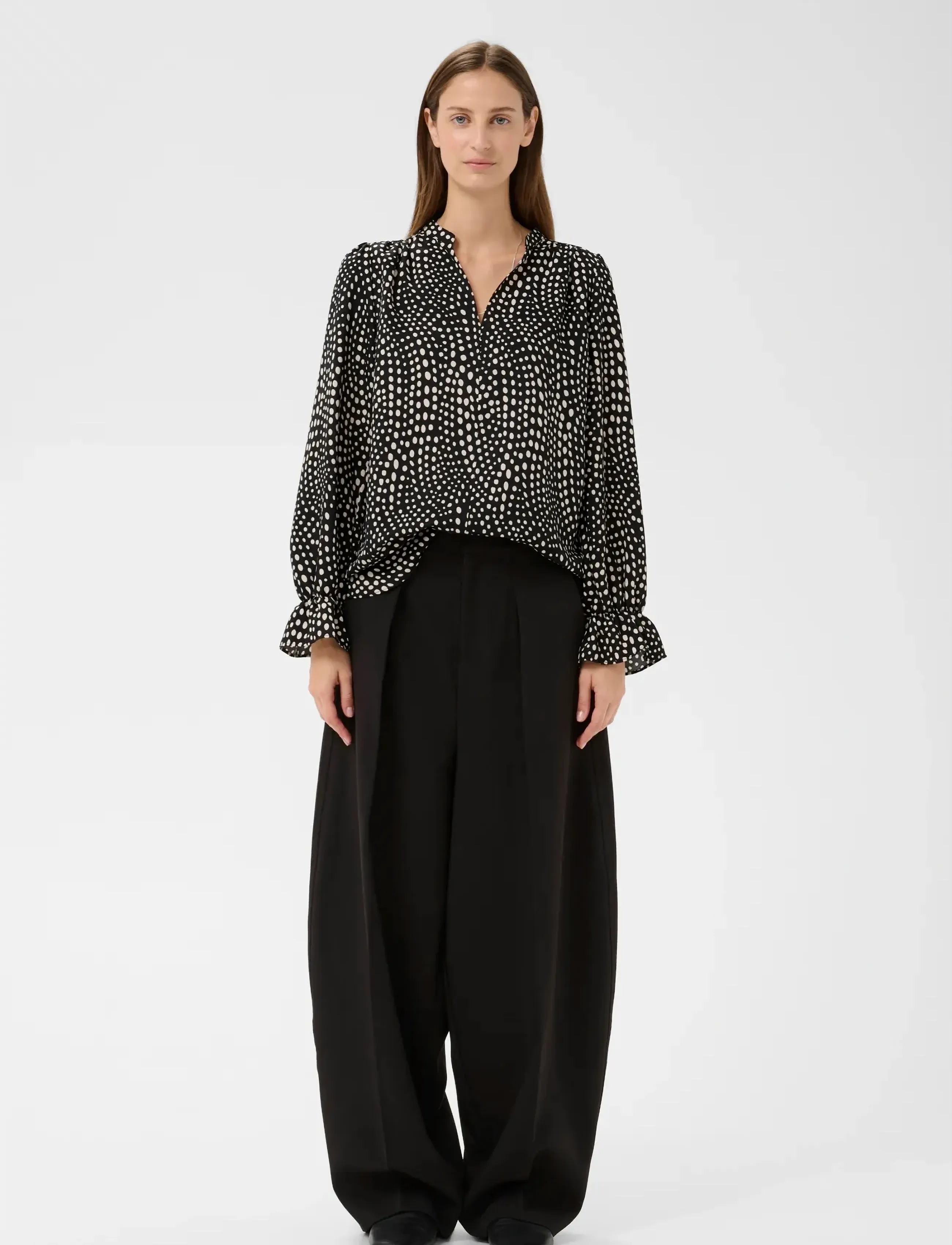 InWear - LIBERTYIW BLOUSE - långärmade blusar - black faded dot - 3