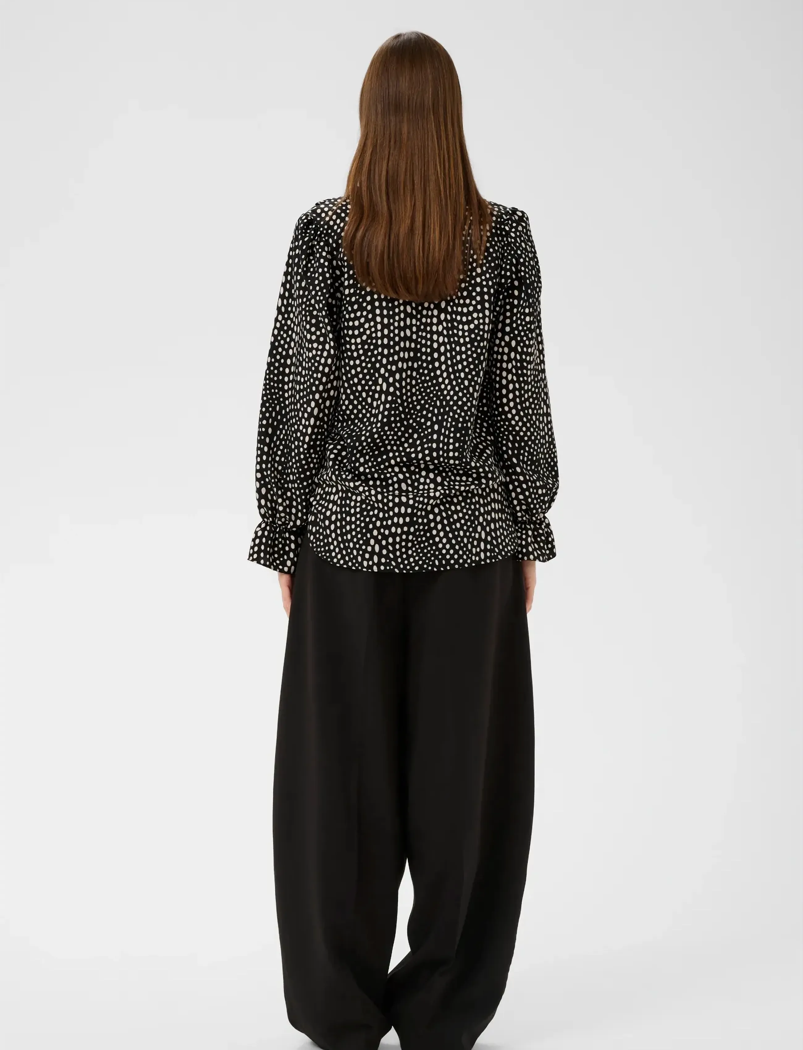 InWear - LIBERTYIW BLOUSE - långärmade blusar - black faded dot - 4
