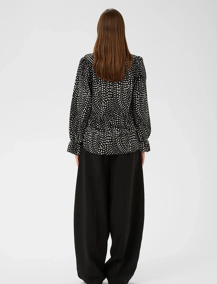 InWear - LIBERTYIW BLOUSE - langærmede bluser - black faded dot - 4