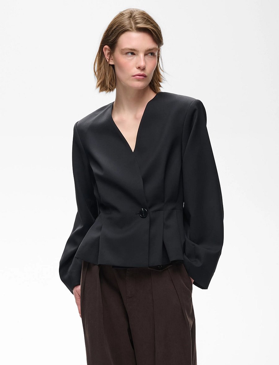 InWear - CARAHIW BLAZER - cropped blazers - black - 4
