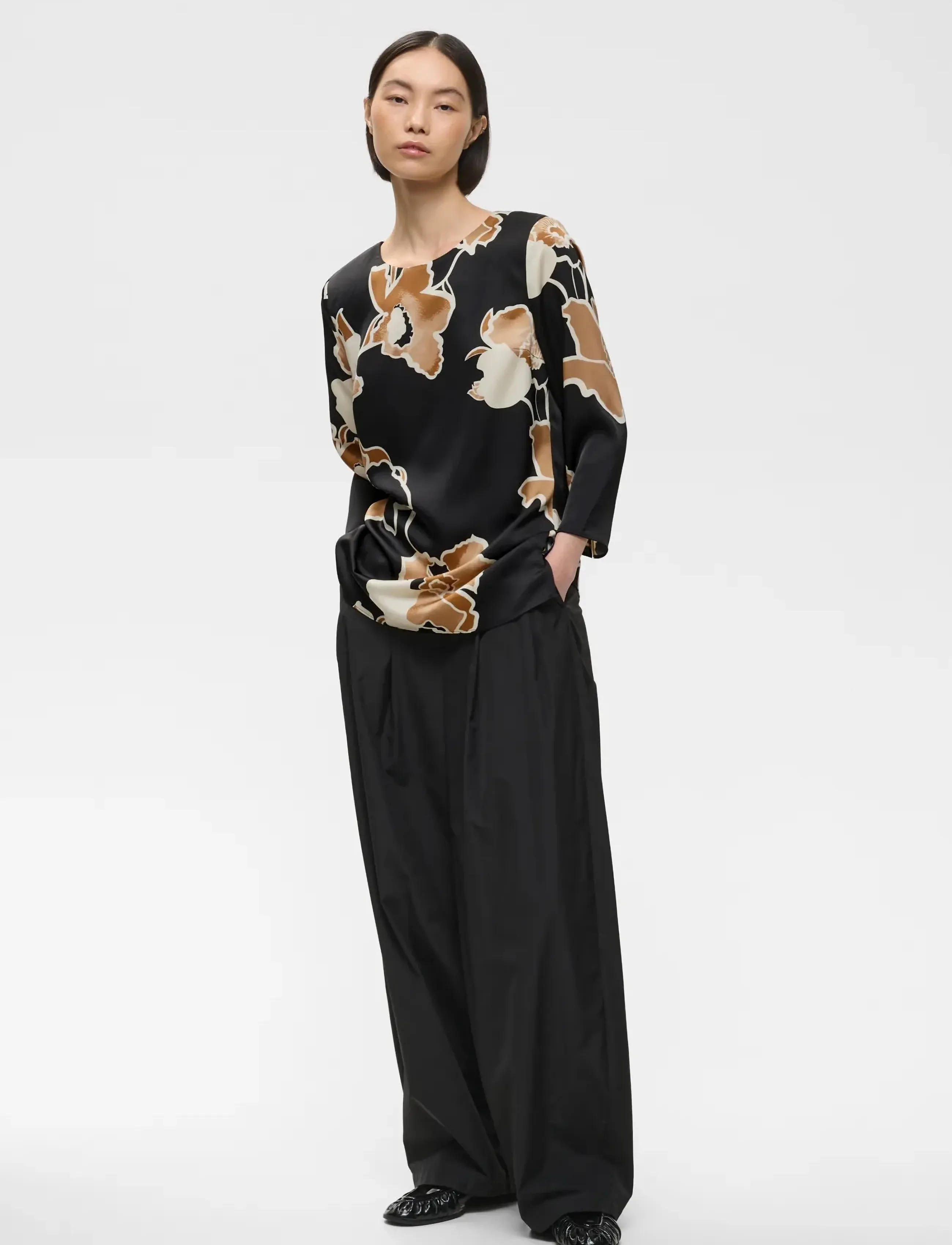 InWear - OLIVEIW BLOUSE - blusar med trekvartsärmar - black sketch flower - 3