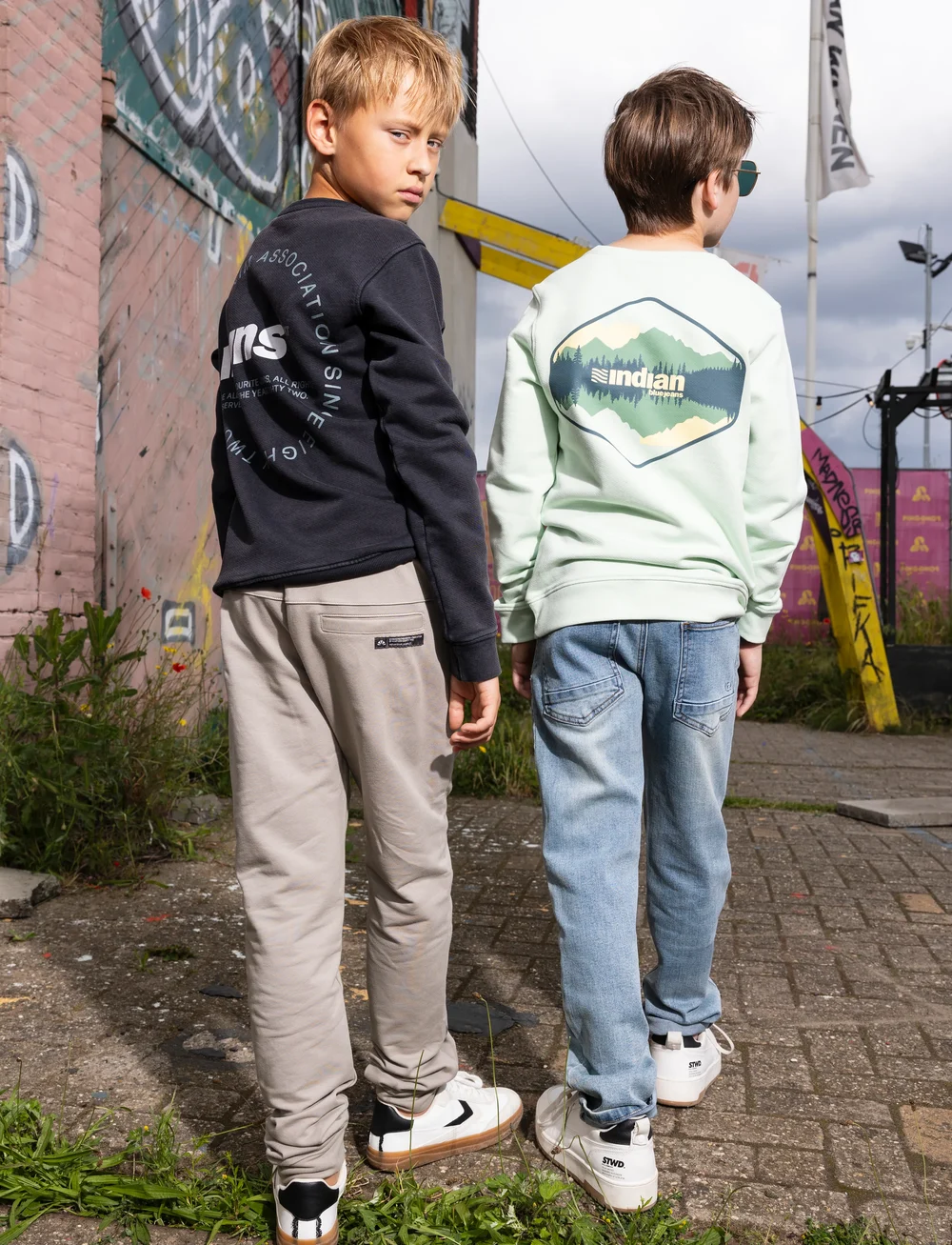 Indian Blue Jeans - 2554 Wide Straight Blue Jeans - hosen mit weitem bein - medium denim - 3