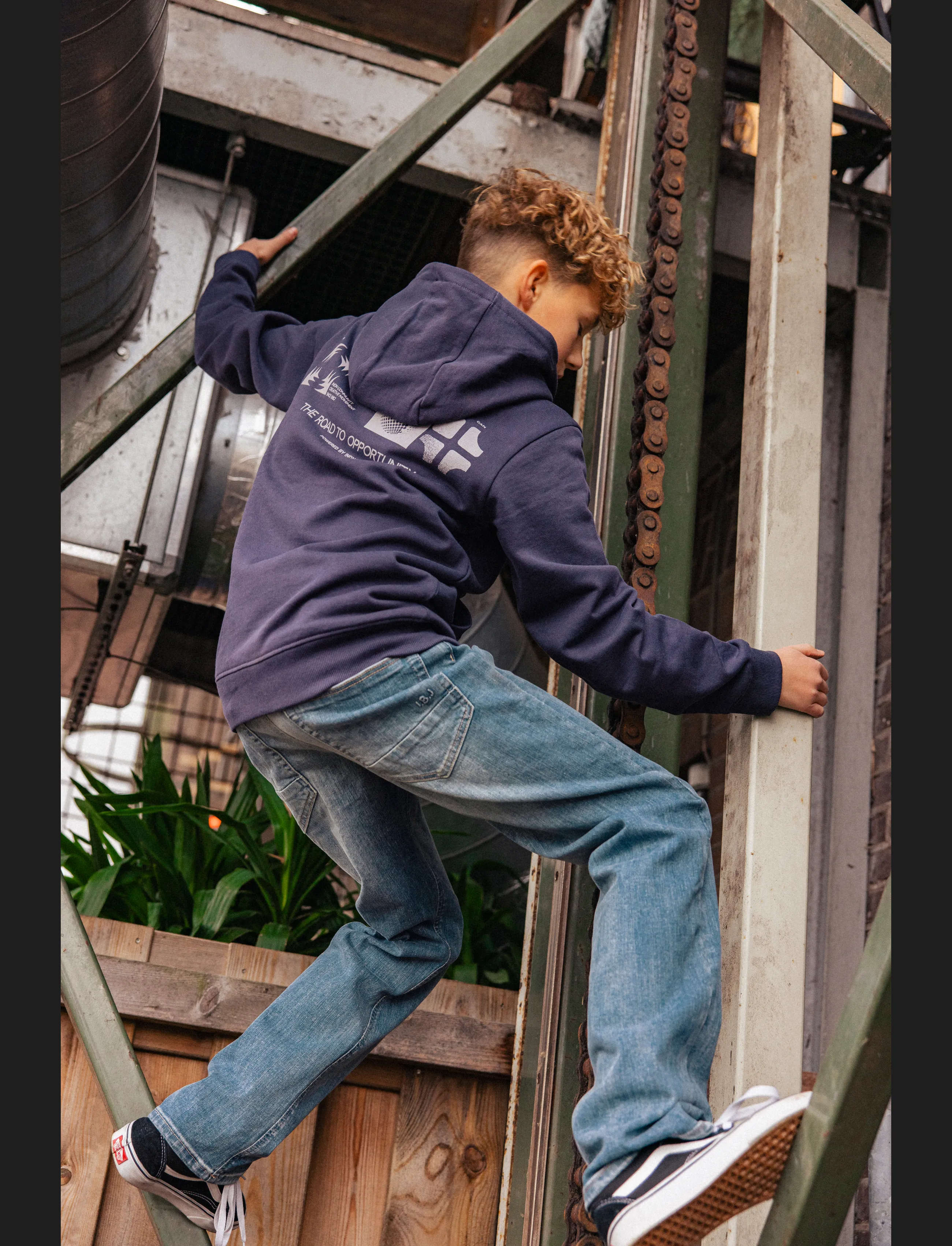 Indian Blue Jeans - Hoodie Backprint Brushed - dusty dark purple - 3