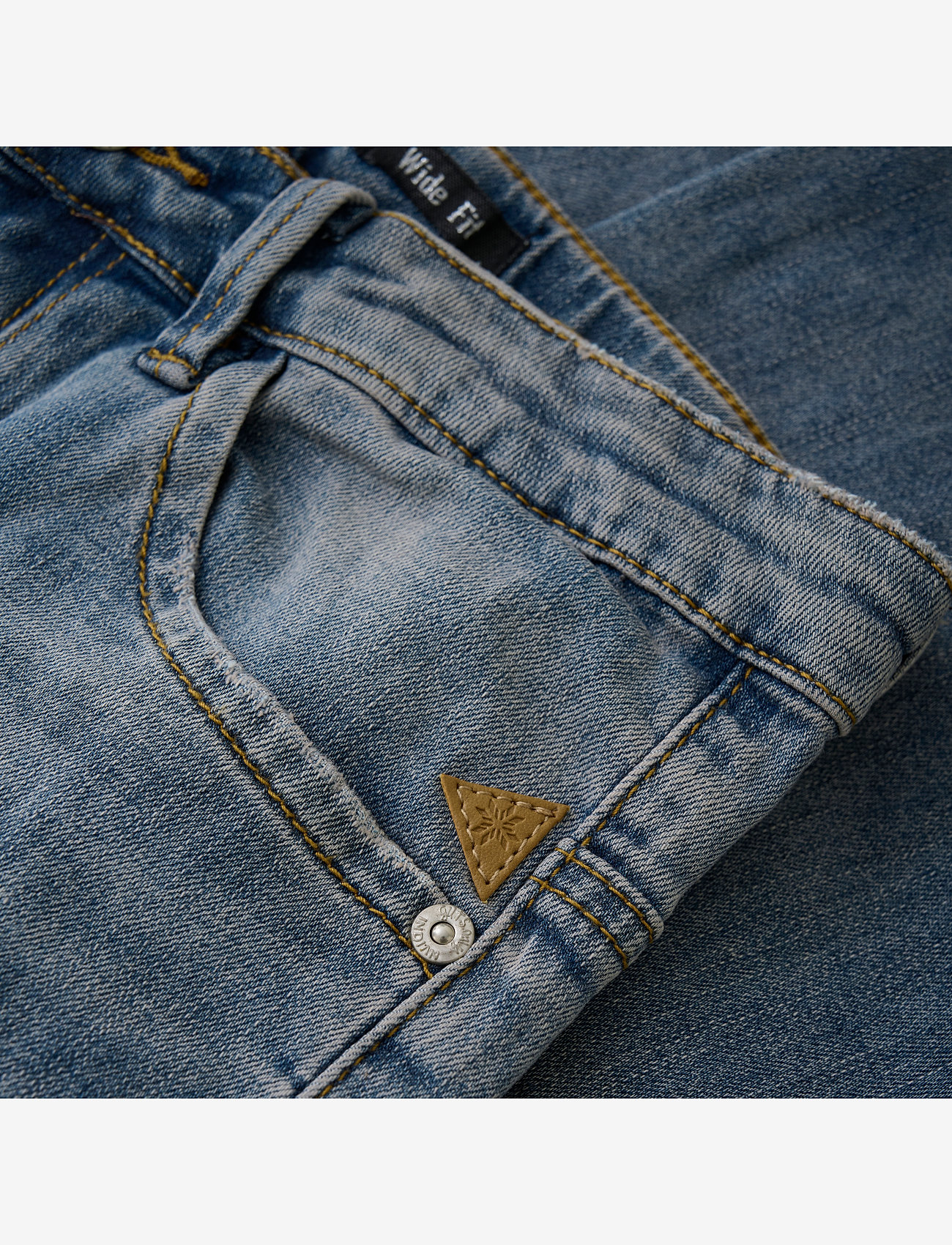 Indian Blue Jeans - 2124 Wide Fit Used Jeans - wide leg jeans - damaged light denim - 2