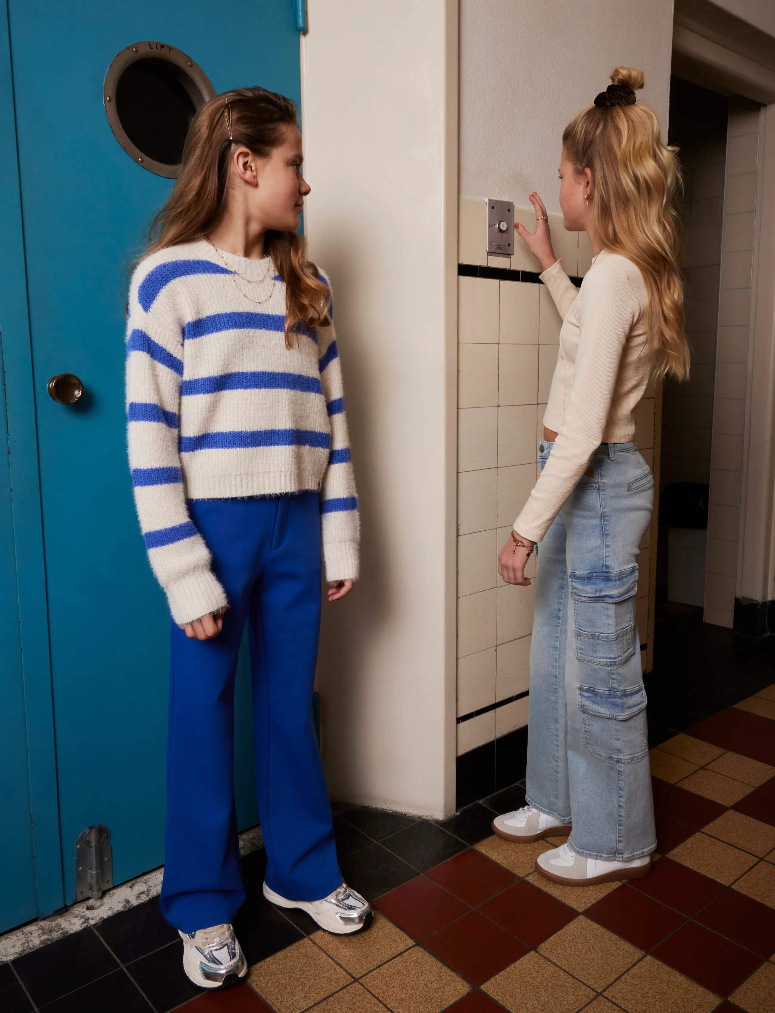 Indian Blue Jeans Knitwear Fuzzy Stripe - Jumpers - CLOUD / cream